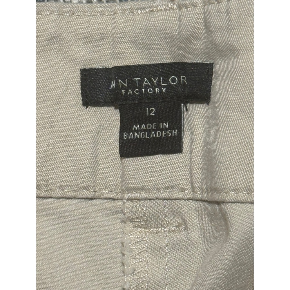Ann Taylor Factory Womens Khaki Chino Shorts Tan Size 12 Flat Front Casual